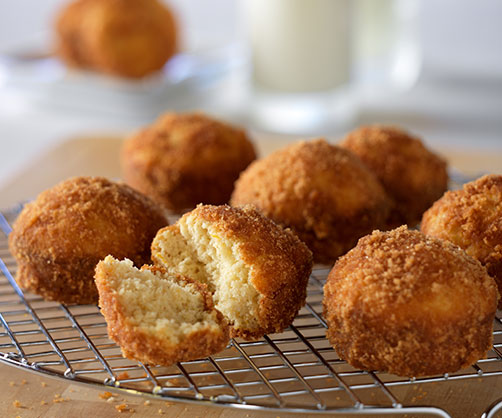 Cinnamon Doughnut Muffins