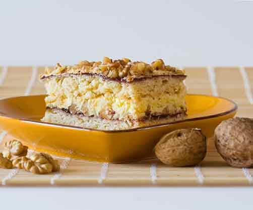 Praline Crunch Cake